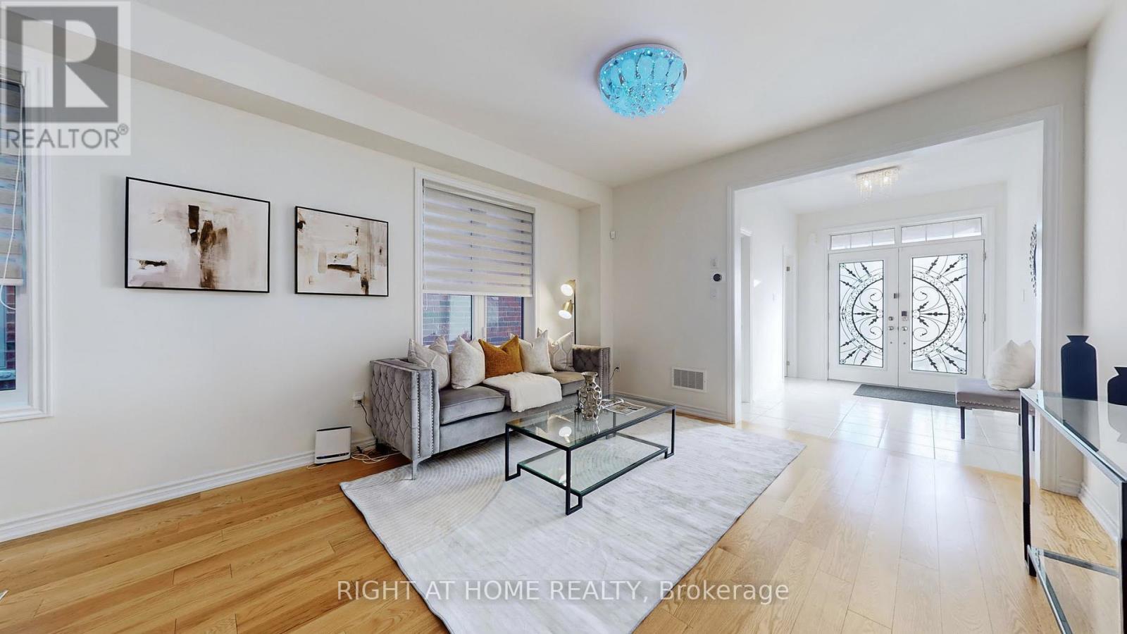 76 Auckland Drive, Whitby, Ontario  L1P 0G7 - Photo 5 - E12527904