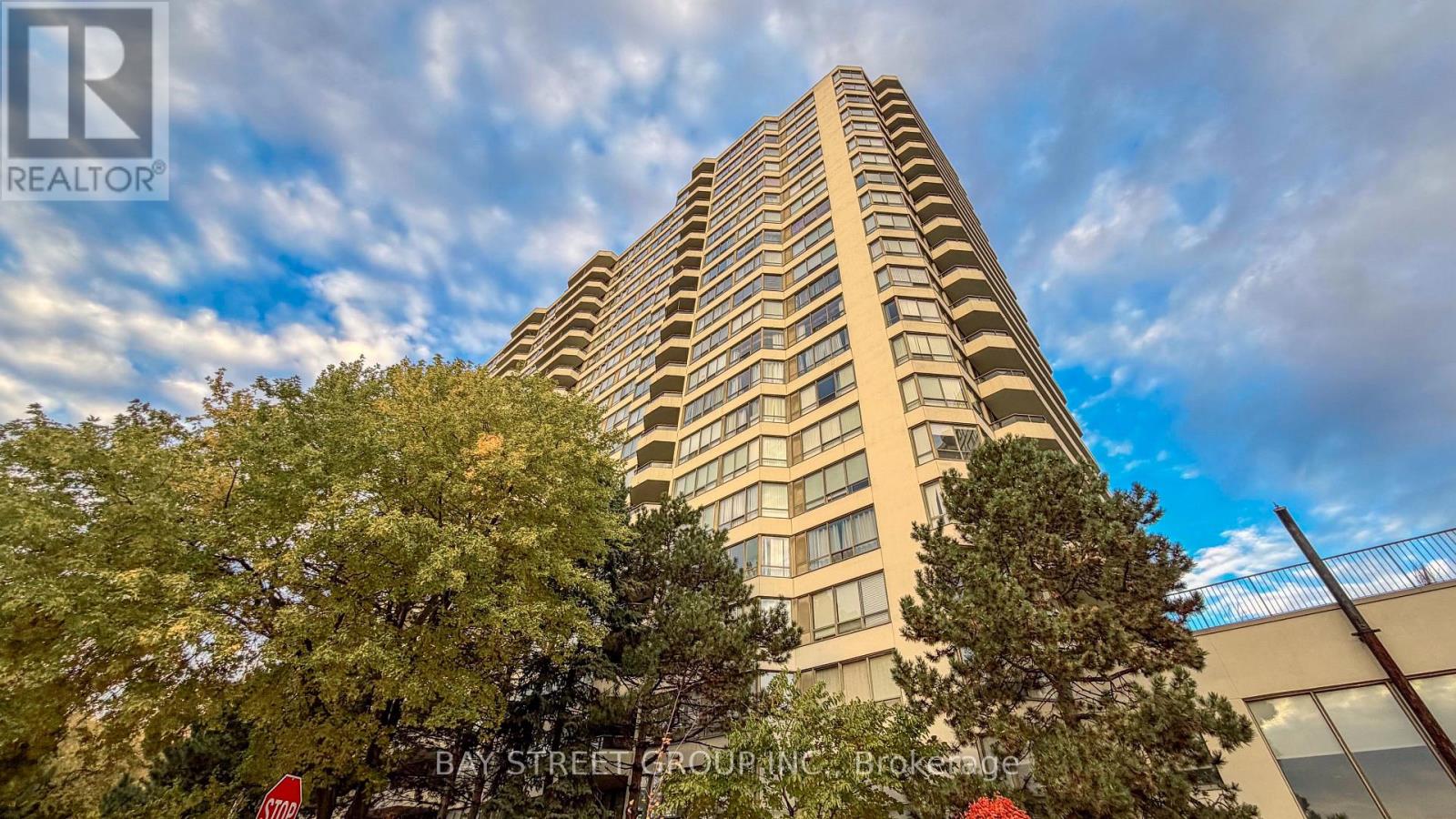 2015 - 5 GREYSTONE WALK DRIVE, Toronto, Ontario