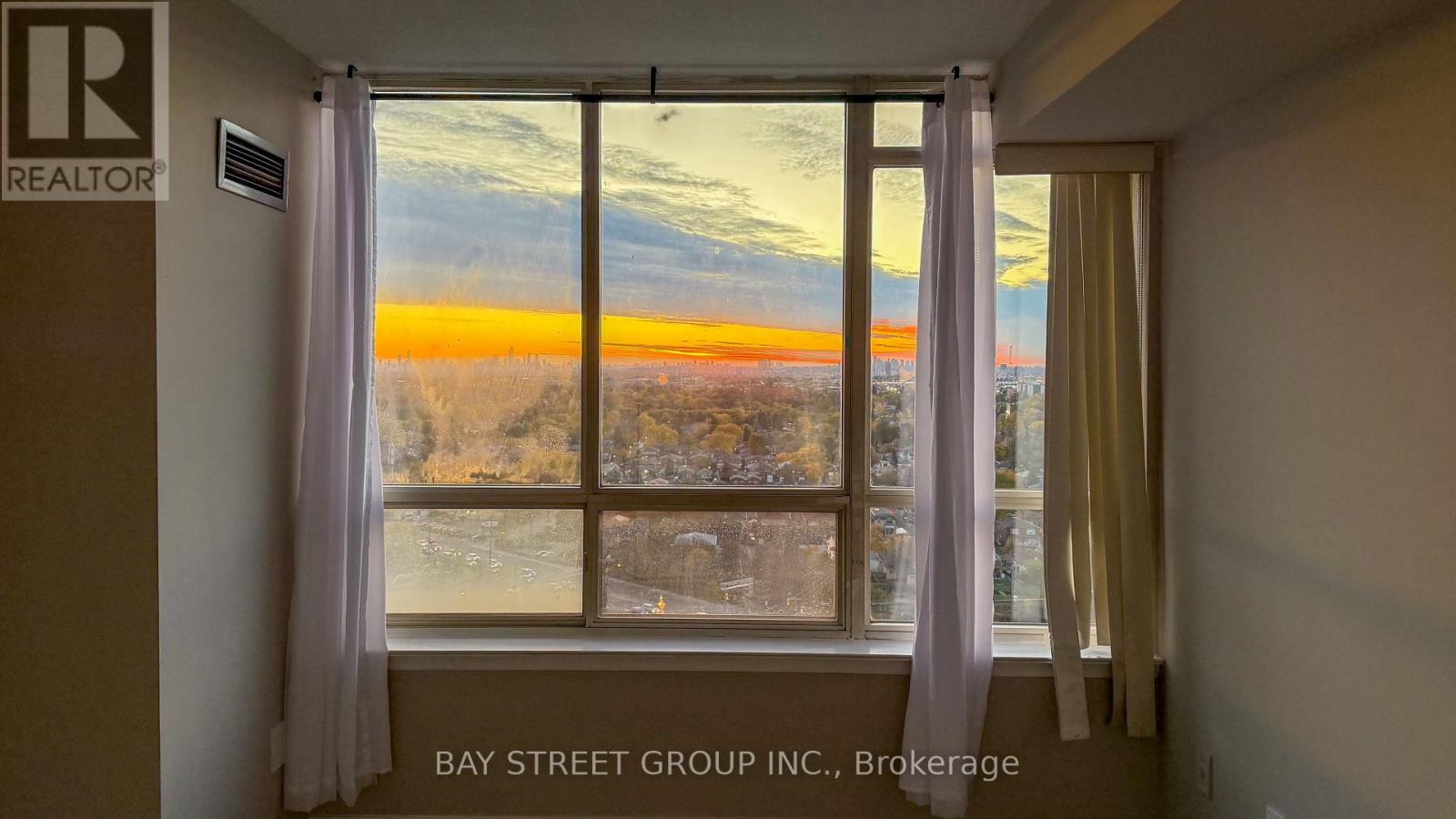 2015 - 5 Greystone Walk Drive, Toronto, Ontario  M1K 5J5 - Photo 18 - E12527964