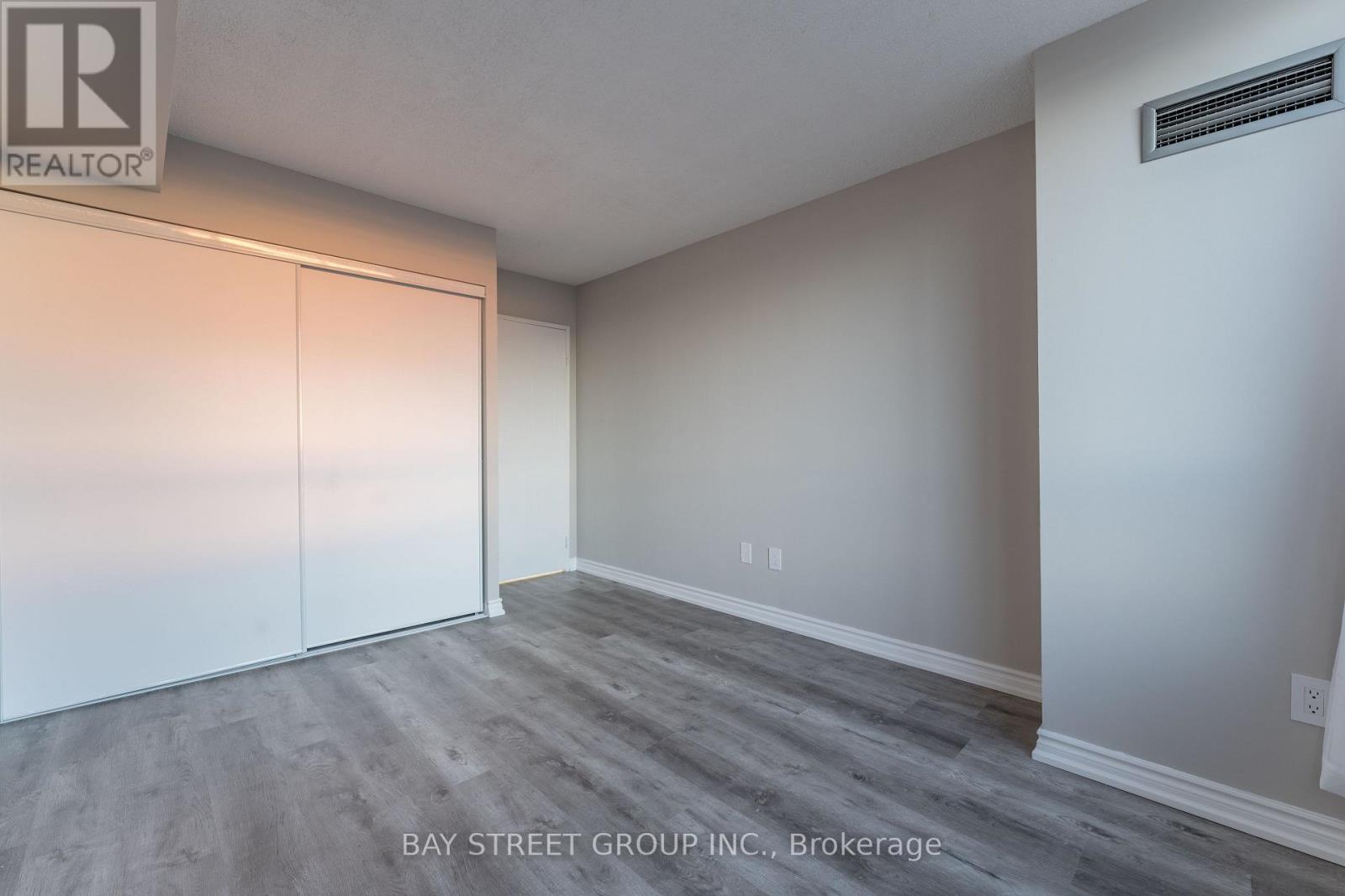 2015 - 5 Greystone Walk Drive, Toronto, Ontario  M1K 5J5 - Photo 9 - E12527964