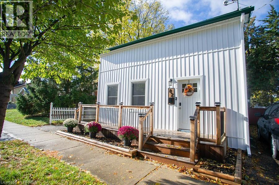 82 Albion Street, Brantford, Ontario  N3T 3M4 - Photo 2 - 40786949