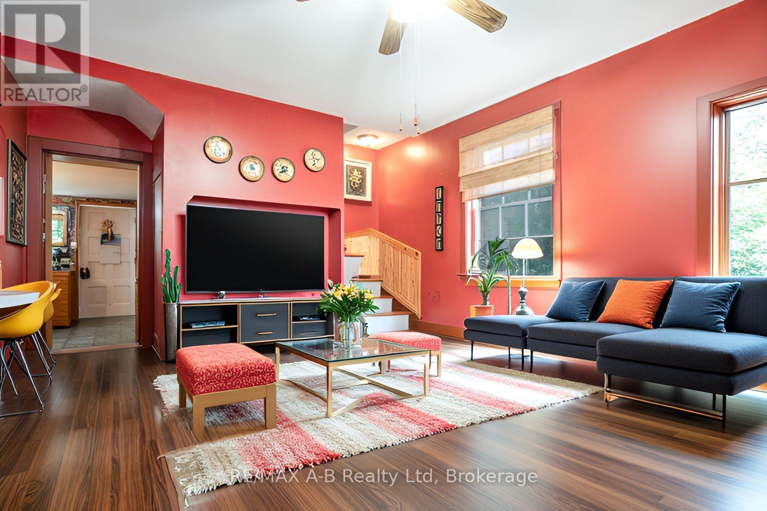 48 Franklin Drive, Stratford, Ontario N5A 5P2 - Photo 6 - X12442881