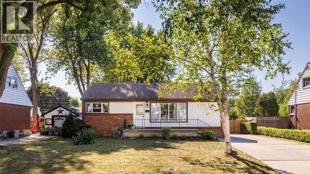 3145 Academy, Windsor, Ontario  N9E 2H5 - Photo 3 - 25028430