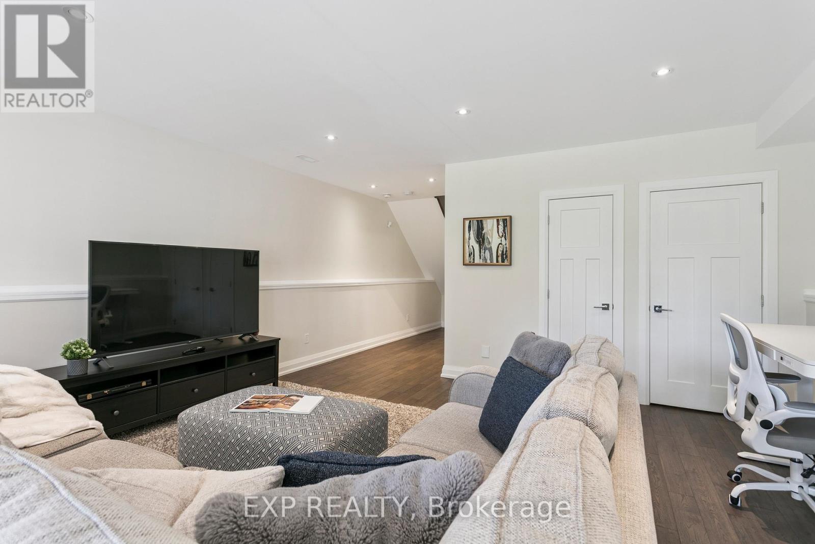 105 Twenty Second Street, Toronto, Ontario  M8V 3M5 - Photo 38 - W12486251