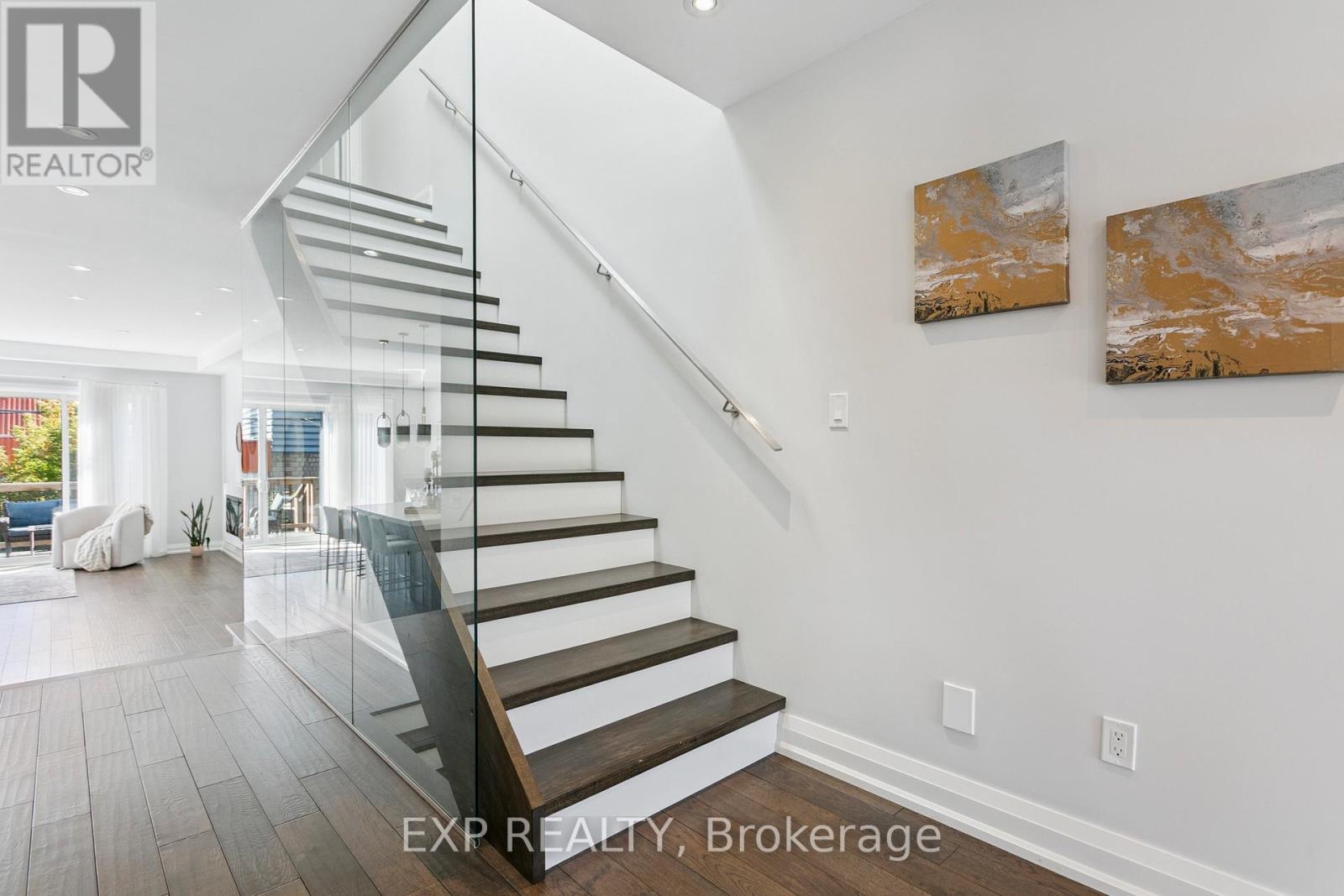 105 Twenty Second Street, Toronto, Ontario  M8V 3M5 - Photo 17 - W12486251