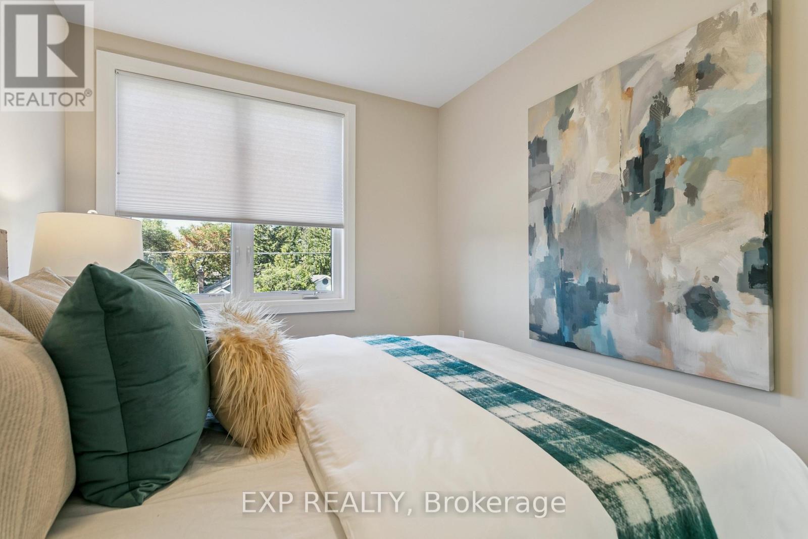 105 Twenty Second Street, Toronto, Ontario  M8V 3M5 - Photo 20 - W12486251