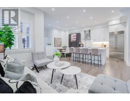 33 GOLDEN FERN STREET, Markham, Ontario