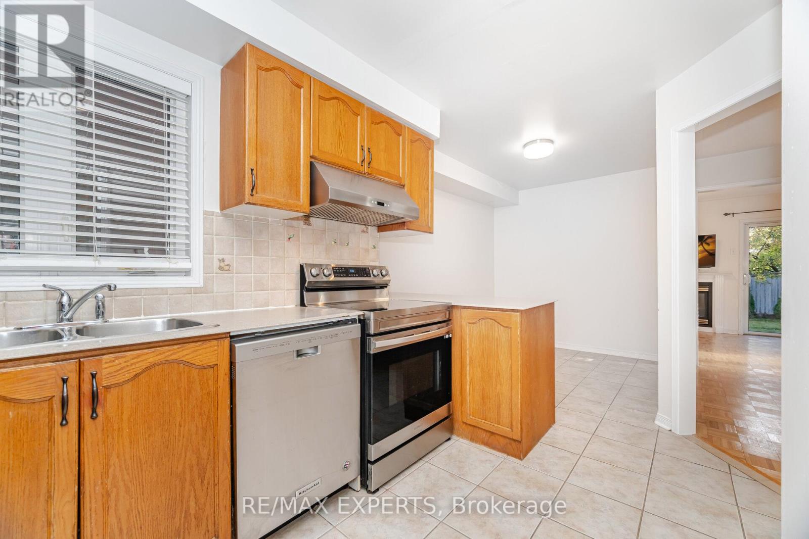 9 Marathon Avenue, Vaughan, Ontario  L4K 5G9 - Photo 10 - N12527856