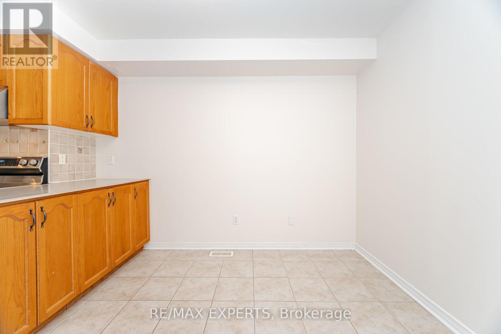 9 Marathon Avenue, Vaughan, Ontario  L4K 5G9 - Photo 12 - N12527856