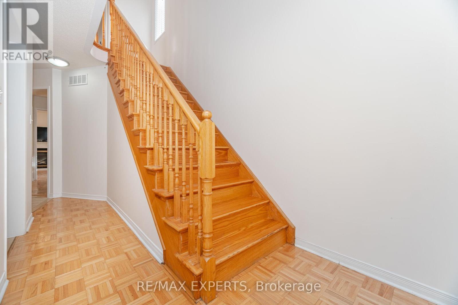 9 Marathon Avenue, Vaughan, Ontario  L4K 5G9 - Photo 20 - N12527856