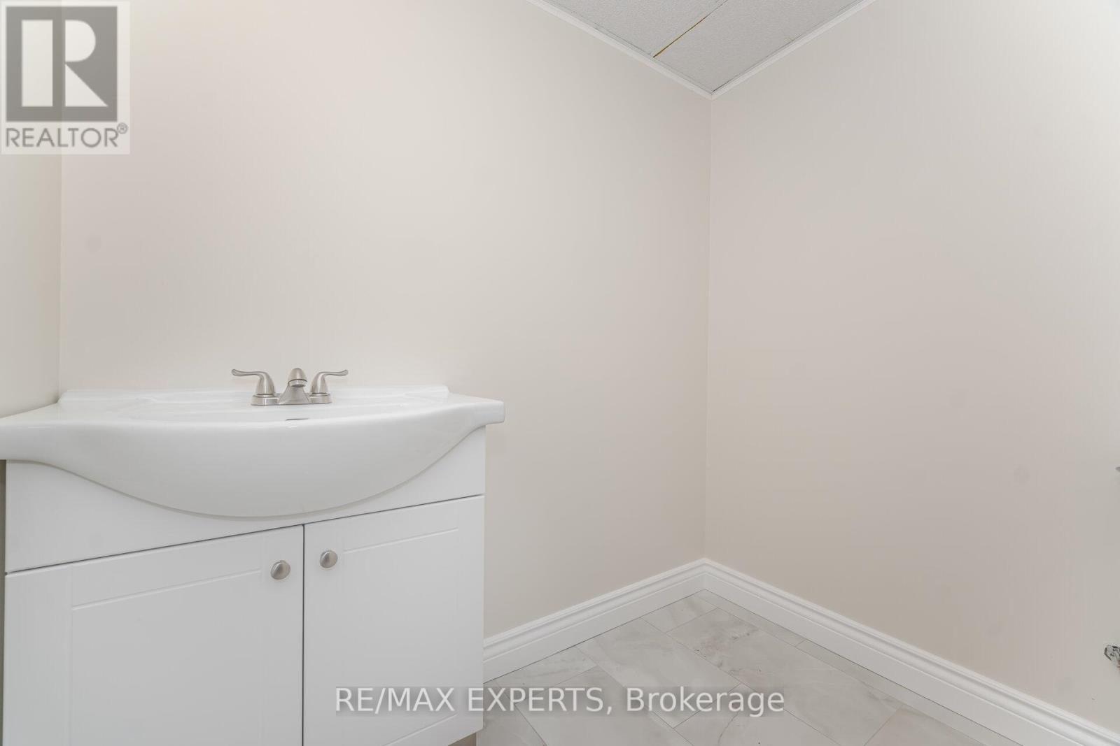 9 Marathon Avenue, Vaughan, Ontario  L4K 5G9 - Photo 40 - N12527856