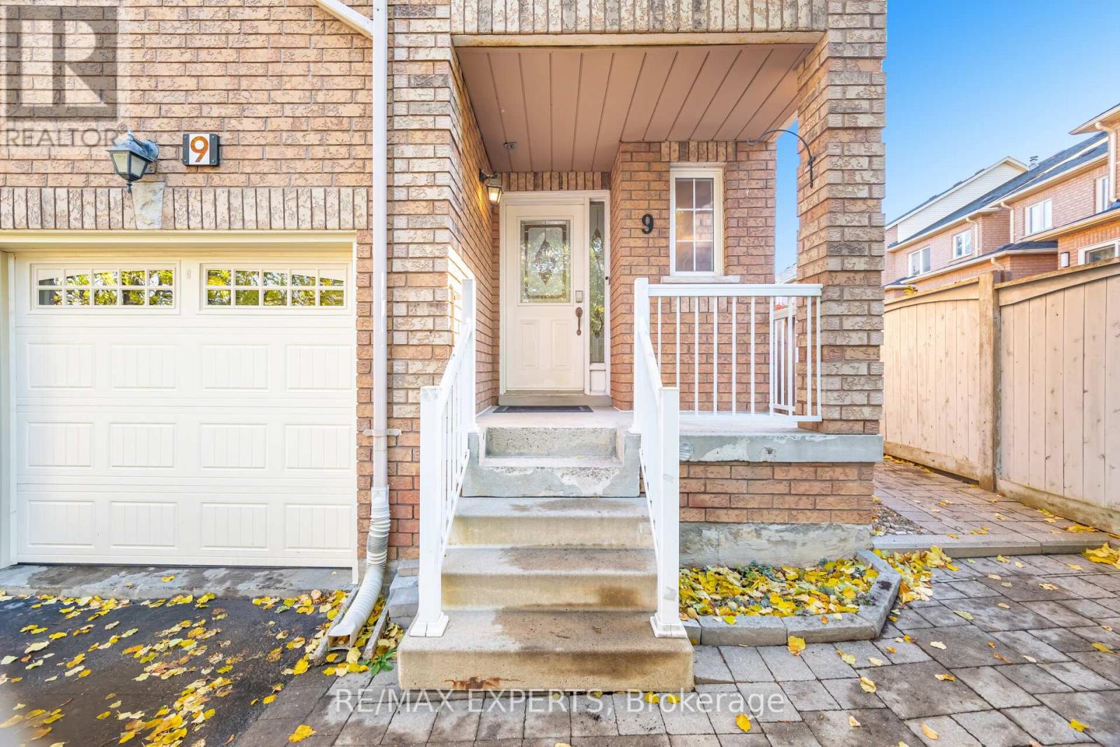 9 Marathon Avenue, Vaughan, Ontario  L4K 5G9 - Photo 5 - N12527856