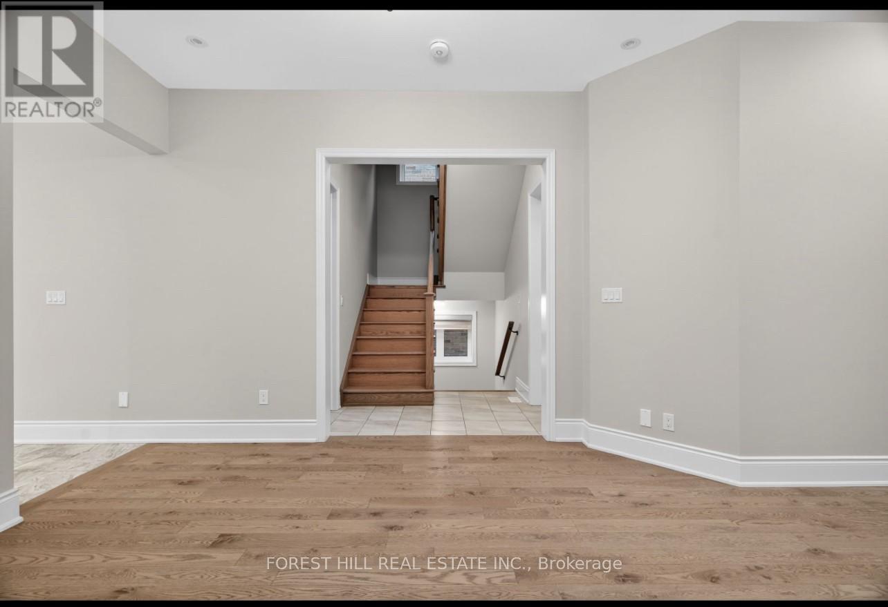 217 Sunset Vista Court, Aurora, Ontario  L4G 3Y1 - Photo 10 - N12527914