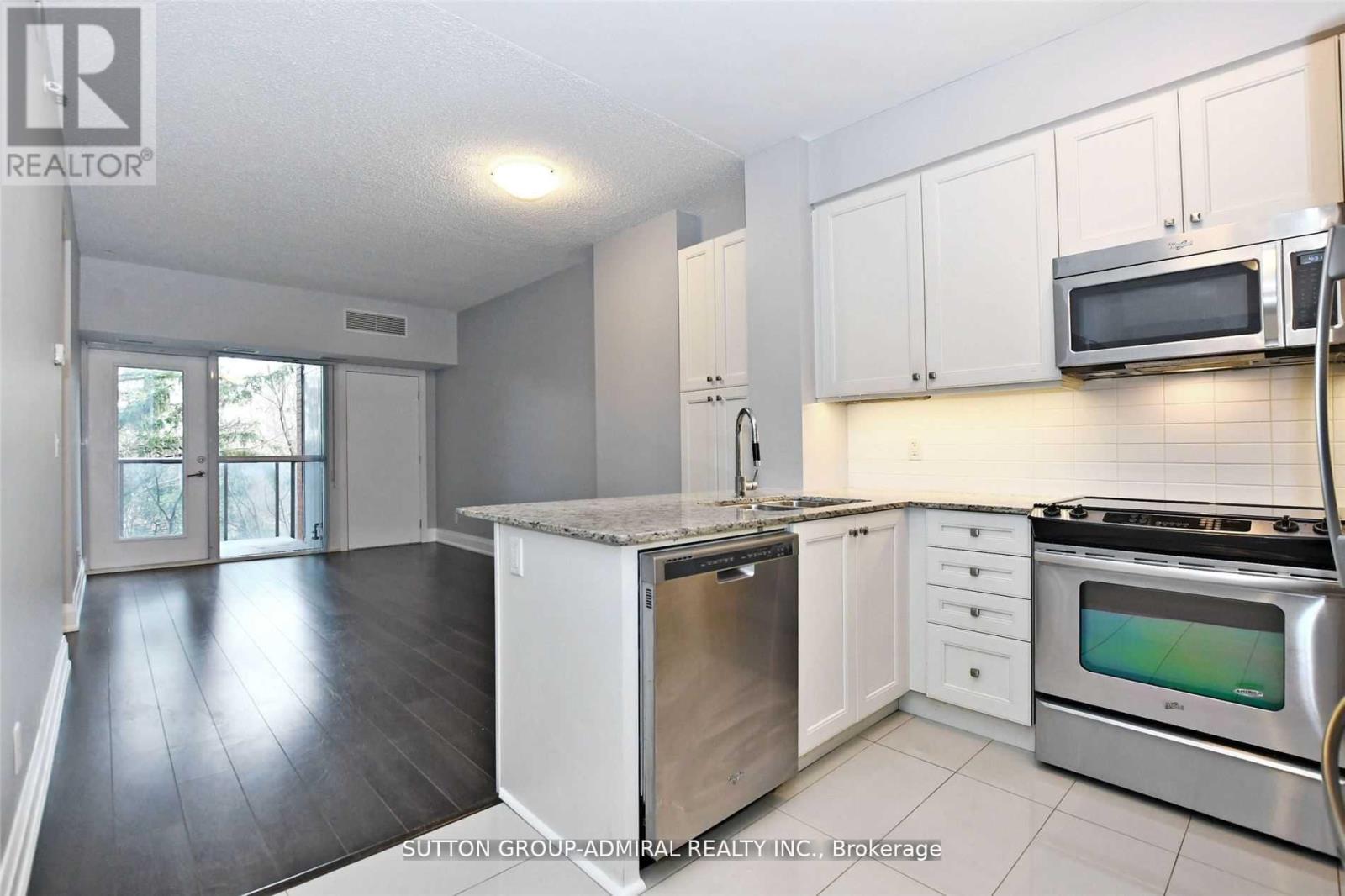 405 - 8302 Islington Avenue, Vaughan (Islington Woods), Ontario  L4L 0E6 - Photo 7 - N12528018