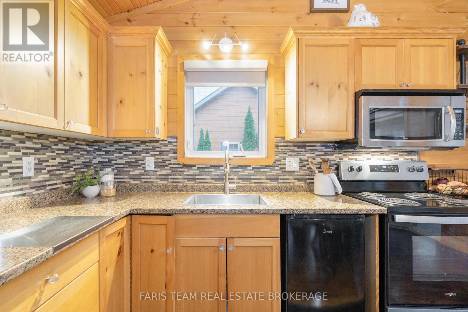 12 Cabin Crescent, Wasaga Beach, Ontario  L9Z 1X7 - Photo 9 - S12527892