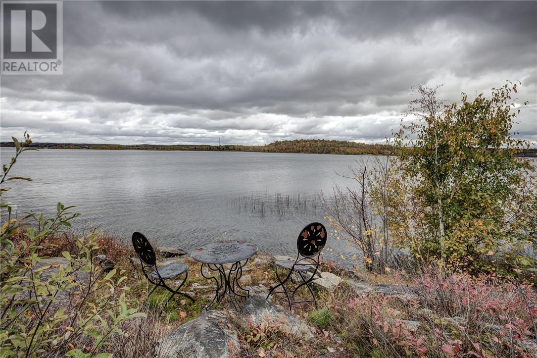 2231 Whispering Willows Road E, Azilda, Ontario  P0M 1B0 - Photo 11 - 2125567