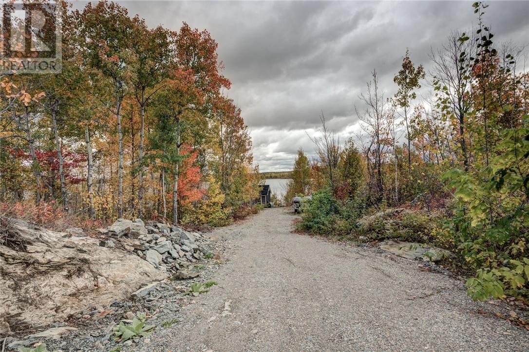 2231 Whispering Willows Road E, Azilda, Ontario  P0M 1B0 - Photo 4 - 2125567