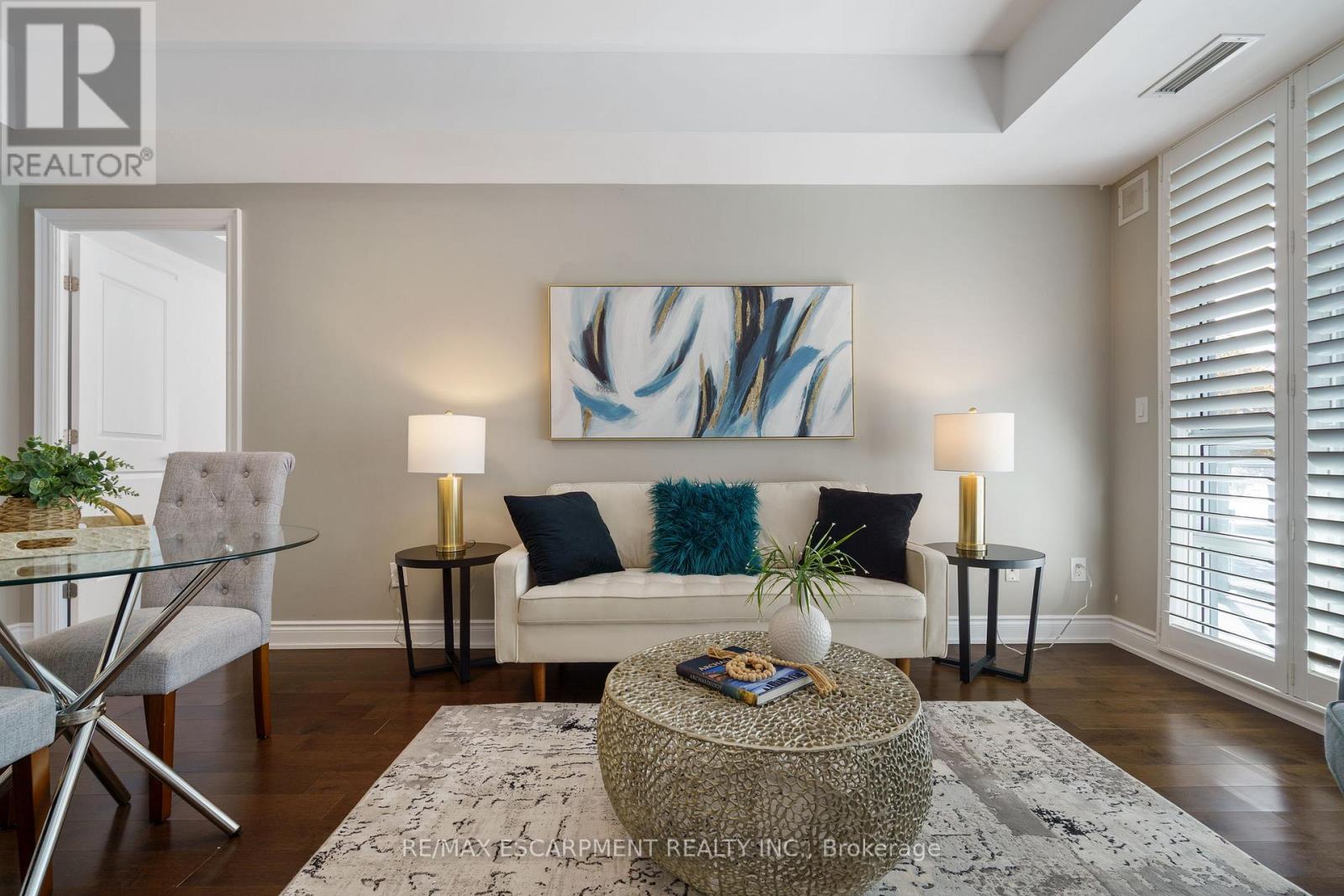 307 - 3500 Lakeshore Road W, Oakville, Ontario  L6L 0B5 - Photo 4 - W12521326