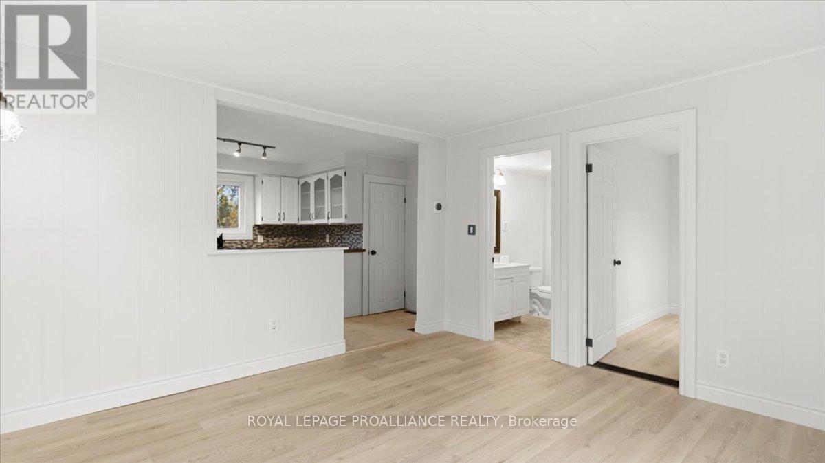 260 Sidney Street, Quinte West, Ontario  K8V 2T6 - Photo 3 - X12528122