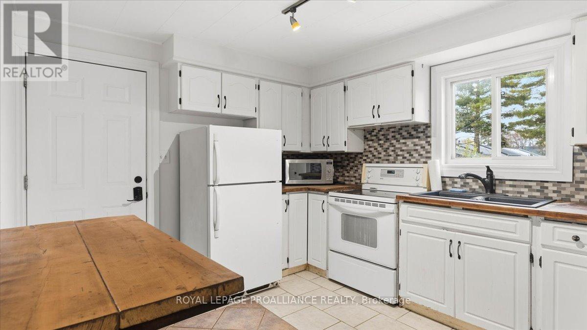 260 Sidney Street, Quinte West, Ontario  K8V 2T6 - Photo 6 - X12528122