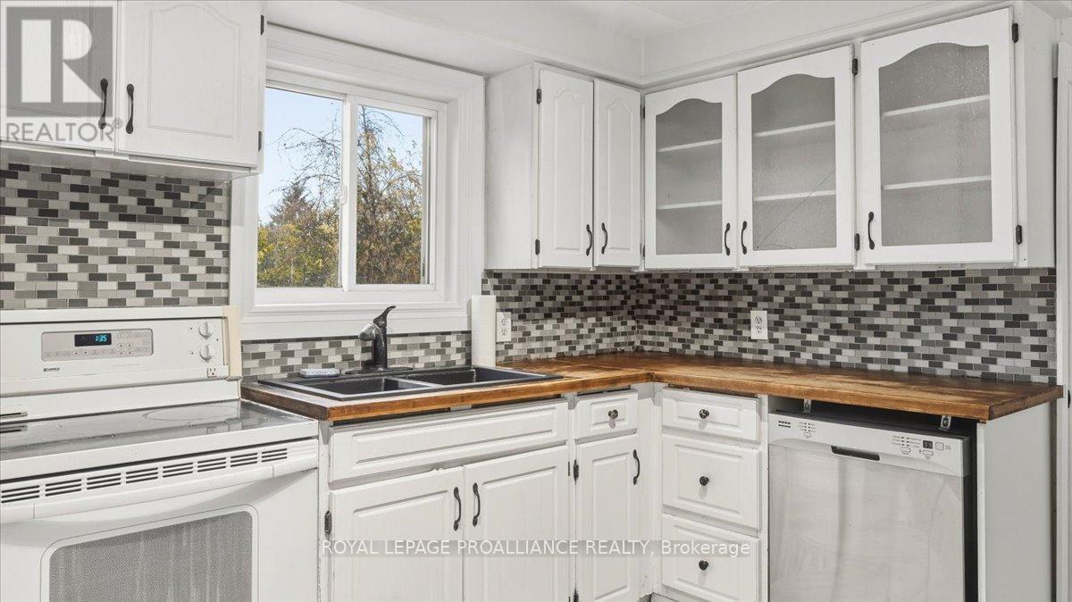 260 Sidney Street, Quinte West, Ontario  K8V 2T6 - Photo 8 - X12528122