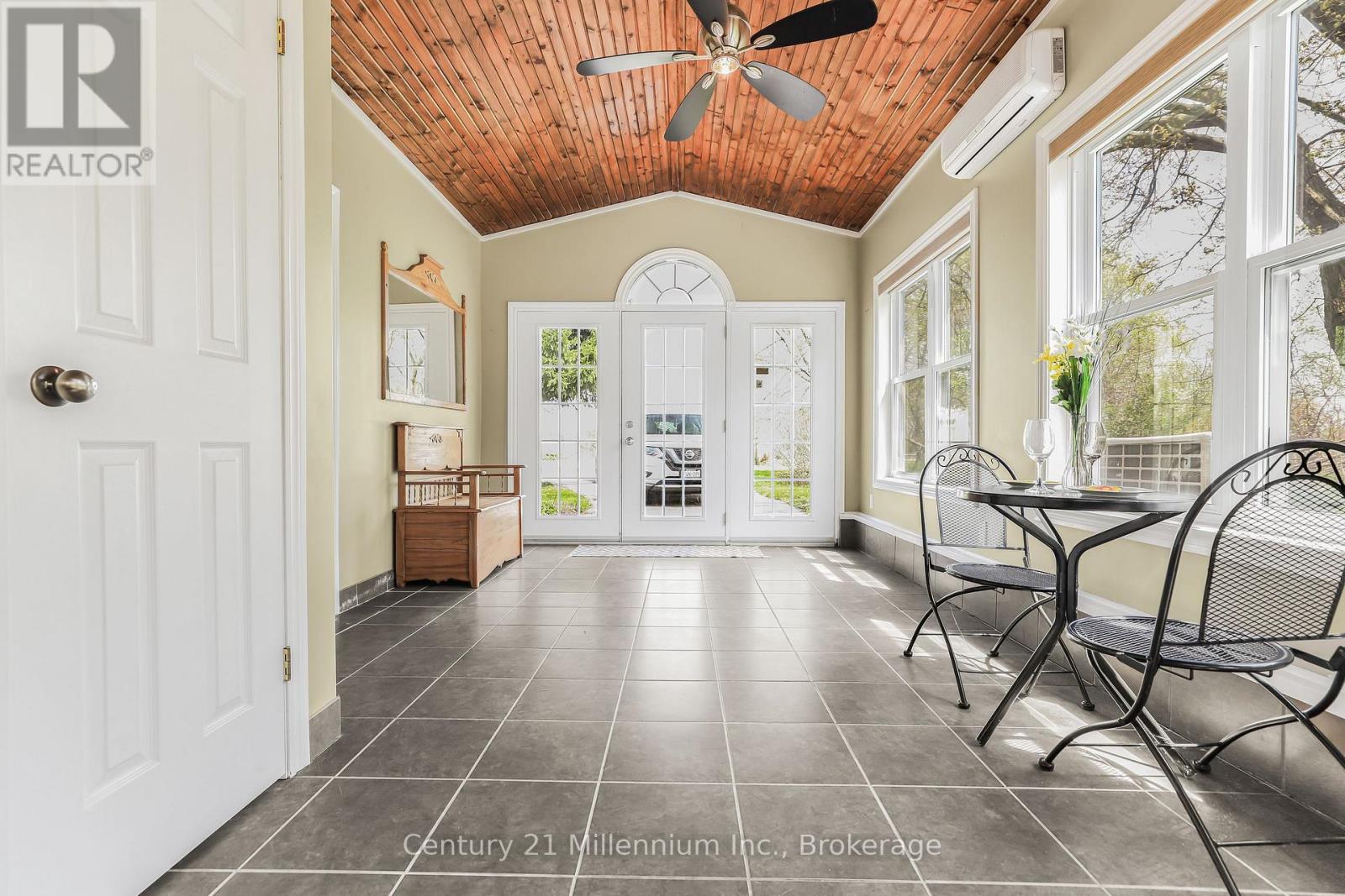 72234 Lakeshore Drive, Bluewater, Ontario  N0M 1N0 - Photo 4 - X12528148