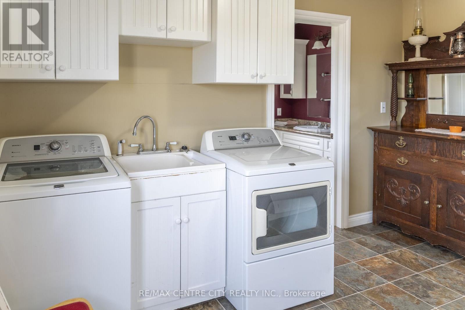 15859 Talbot Trail, Chatham-Kent, Ontario  N0L 1X0 - Photo 26 - X12528128