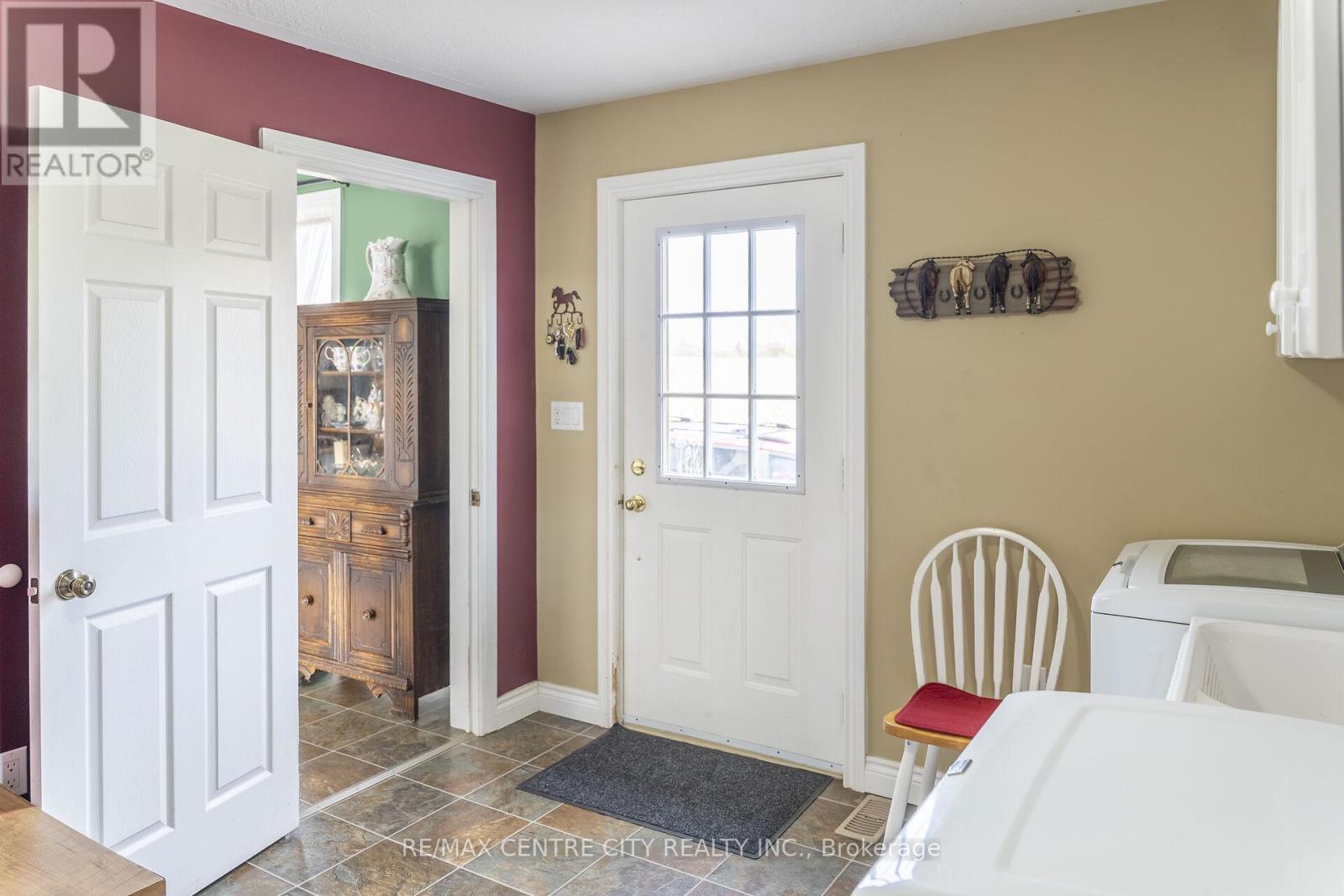 15859 Talbot Trail, Chatham-Kent, Ontario  N0L 1X0 - Photo 27 - X12528128