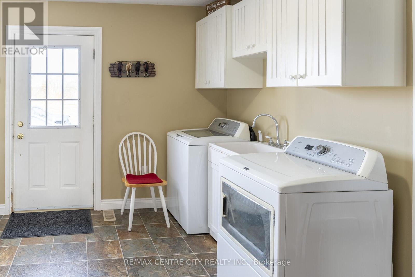 15859 Talbot Trail, Chatham-Kent, Ontario  N0L 1X0 - Photo 28 - X12528128