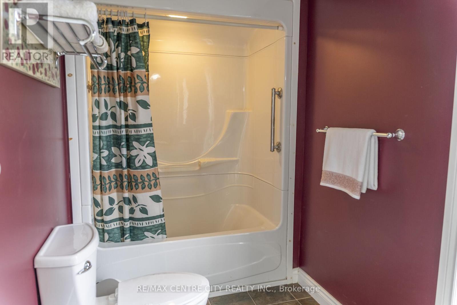 15859 Talbot Trail, Chatham-Kent, Ontario  N0L 1X0 - Photo 30 - X12528128