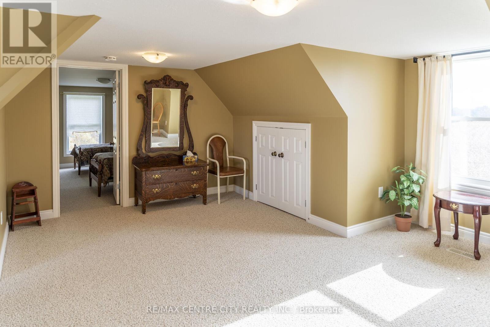 15859 Talbot Trail, Chatham-Kent, Ontario  N0L 1X0 - Photo 32 - X12528128