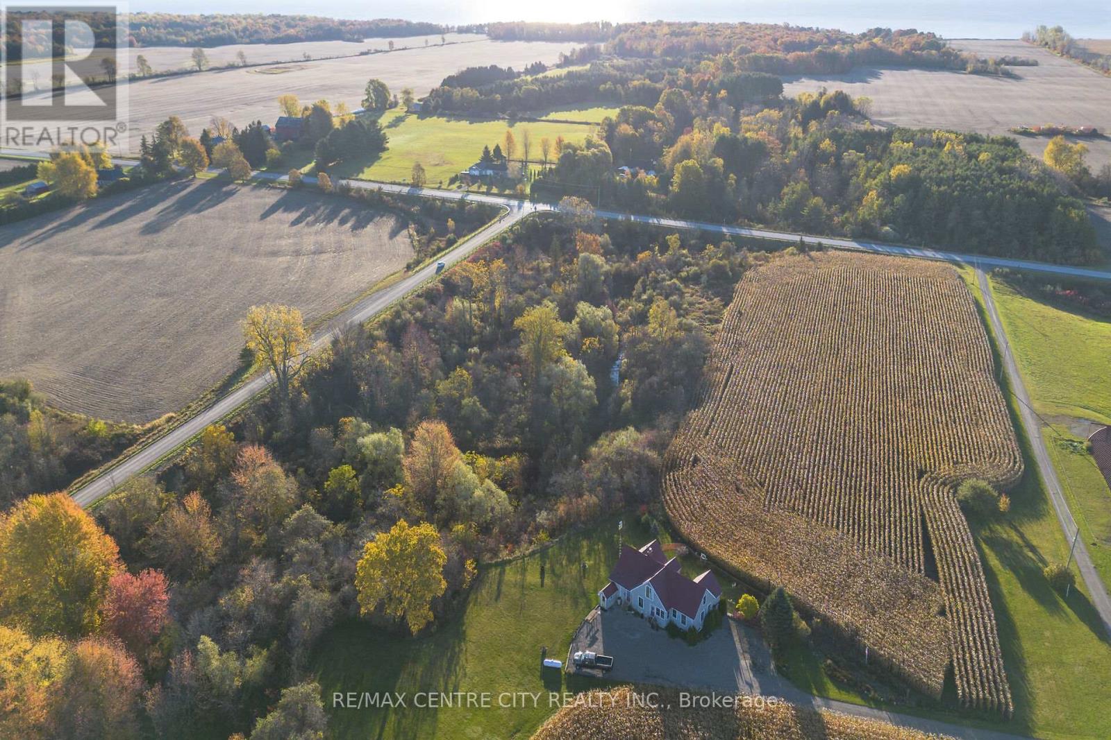 15859 Talbot Trail, Chatham-Kent, Ontario  N0L 1X0 - Photo 11 - X12528136