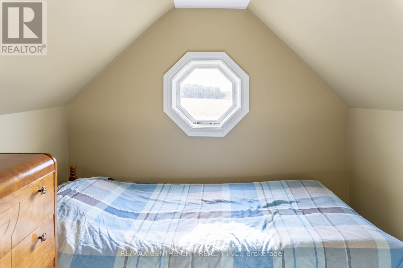 15859 Talbot Trail, Chatham-Kent, Ontario  N0L 1X0 - Photo 47 - X12528136