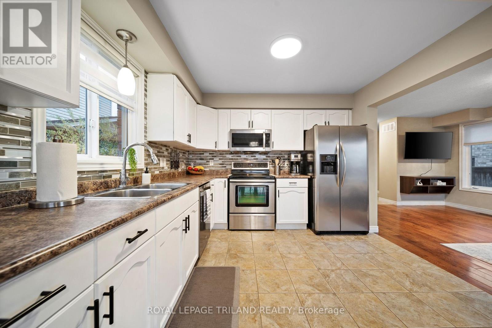 1064 Foxcreek Road, London North, Ontario  N6G 0C9 - Photo 10 - X12528198