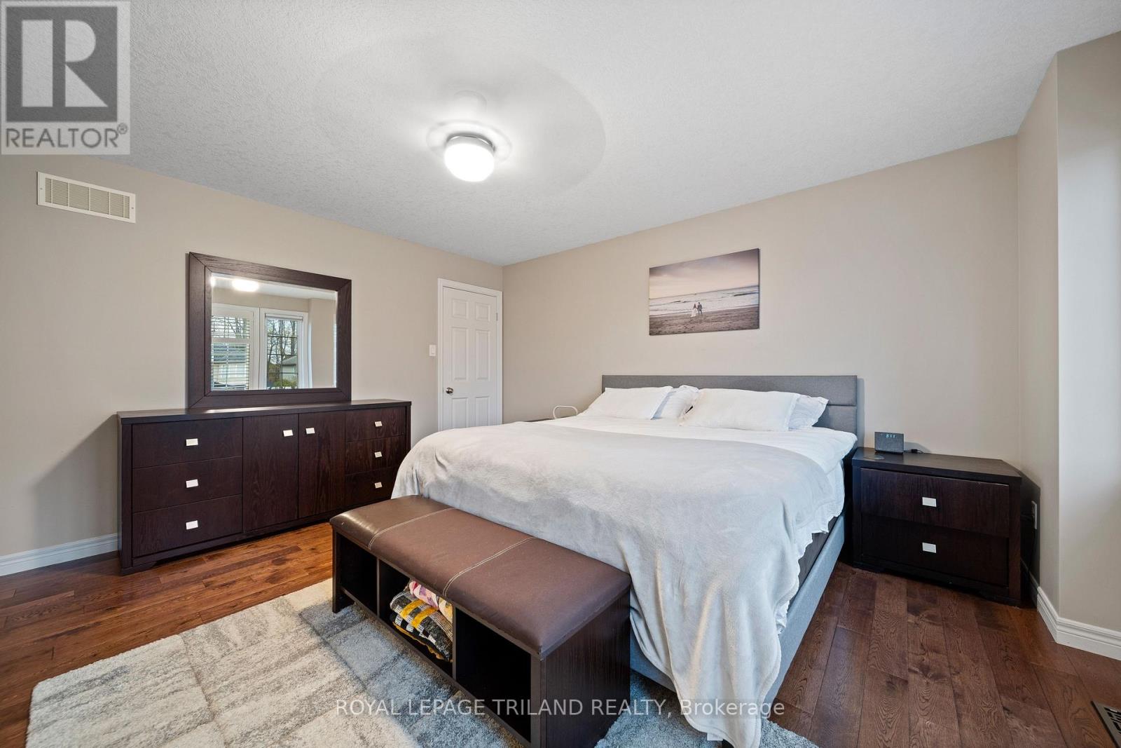 1064 Foxcreek Road, London North, Ontario  N6G 0C9 - Photo 17 - X12528198