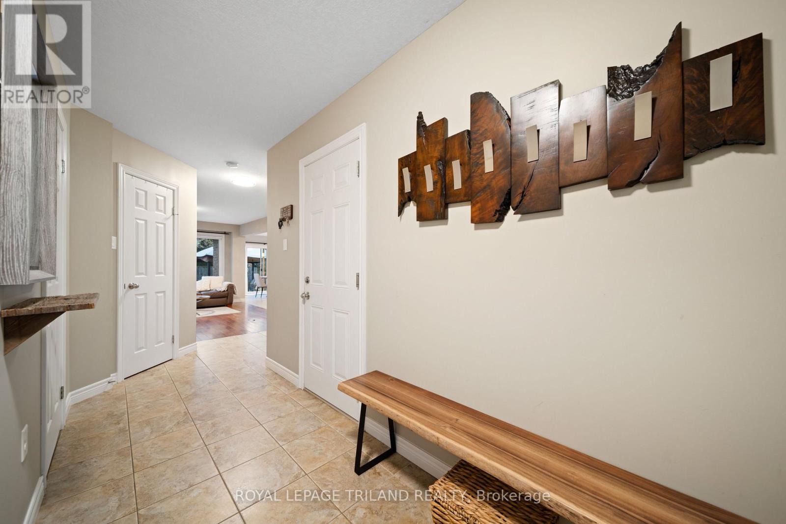 1064 Foxcreek Road, London North, Ontario  N6G 0C9 - Photo 3 - X12528198