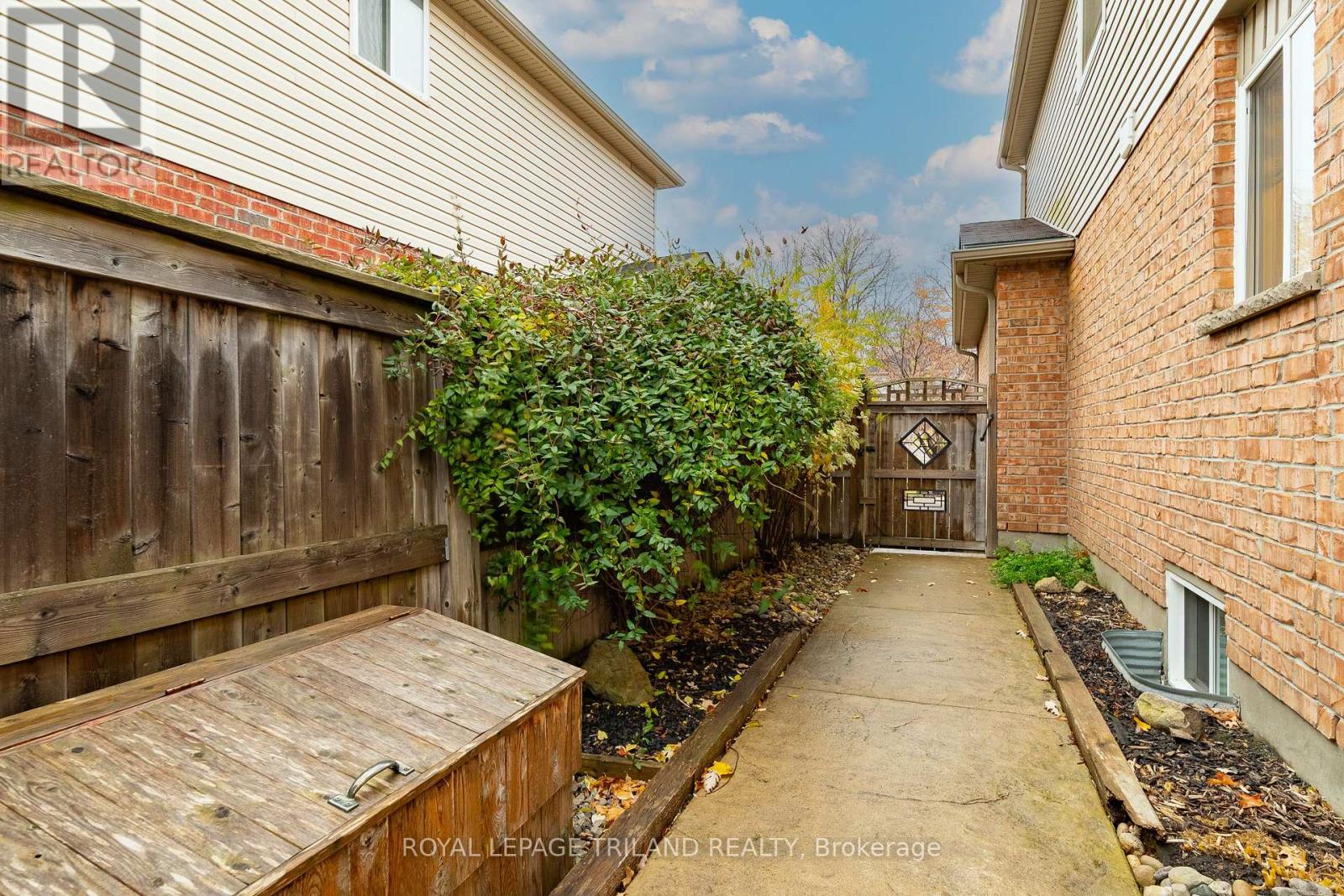 1064 Foxcreek Road, London North, Ontario  N6G 0C9 - Photo 39 - X12528198