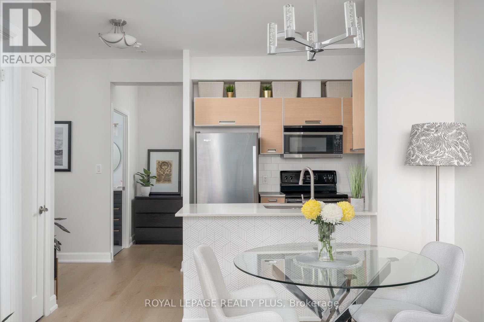 907 - 3391 Bloor Street W, Toronto, Ontario  M8X 1G3 - Photo 15 - W12527806