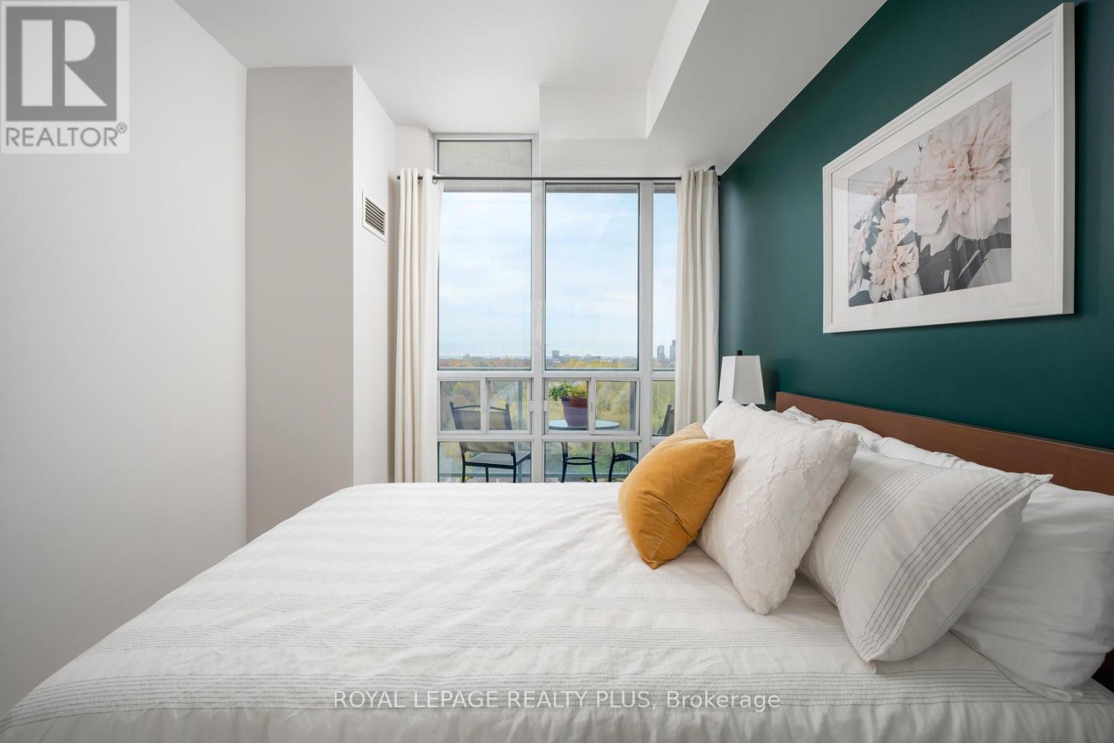 907 - 3391 Bloor Street W, Toronto, Ontario  M8X 1G3 - Photo 24 - W12527806