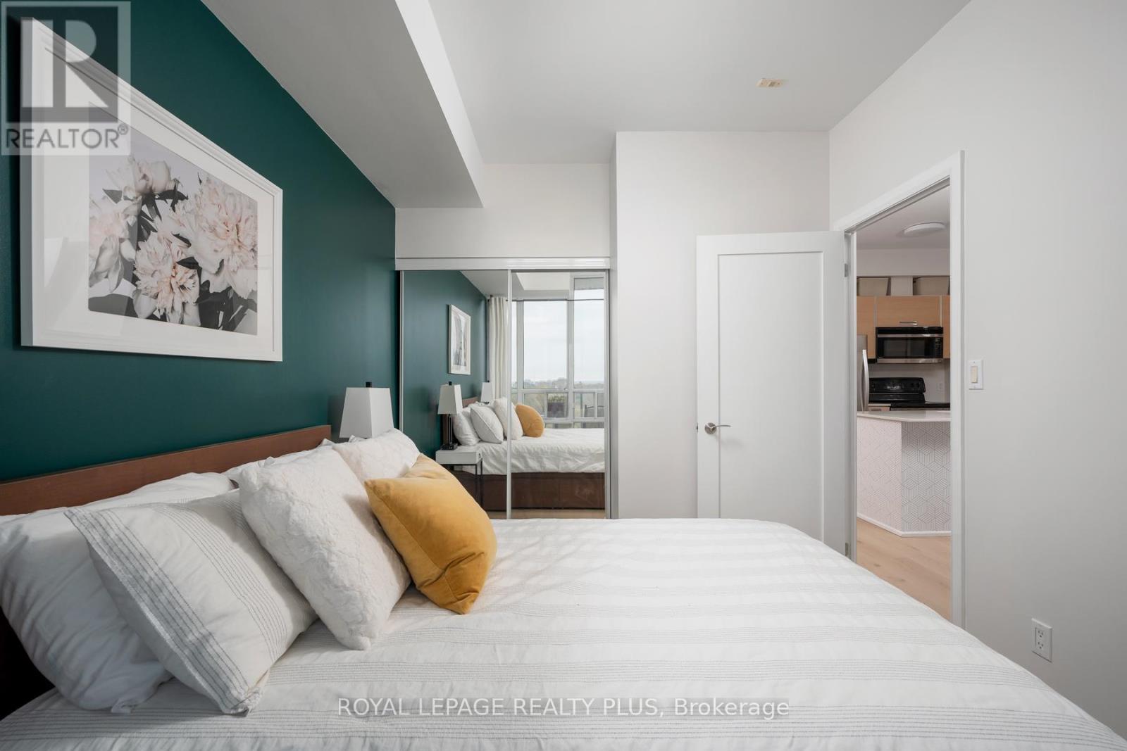 907 - 3391 Bloor Street W, Toronto, Ontario  M8X 1G3 - Photo 25 - W12527806