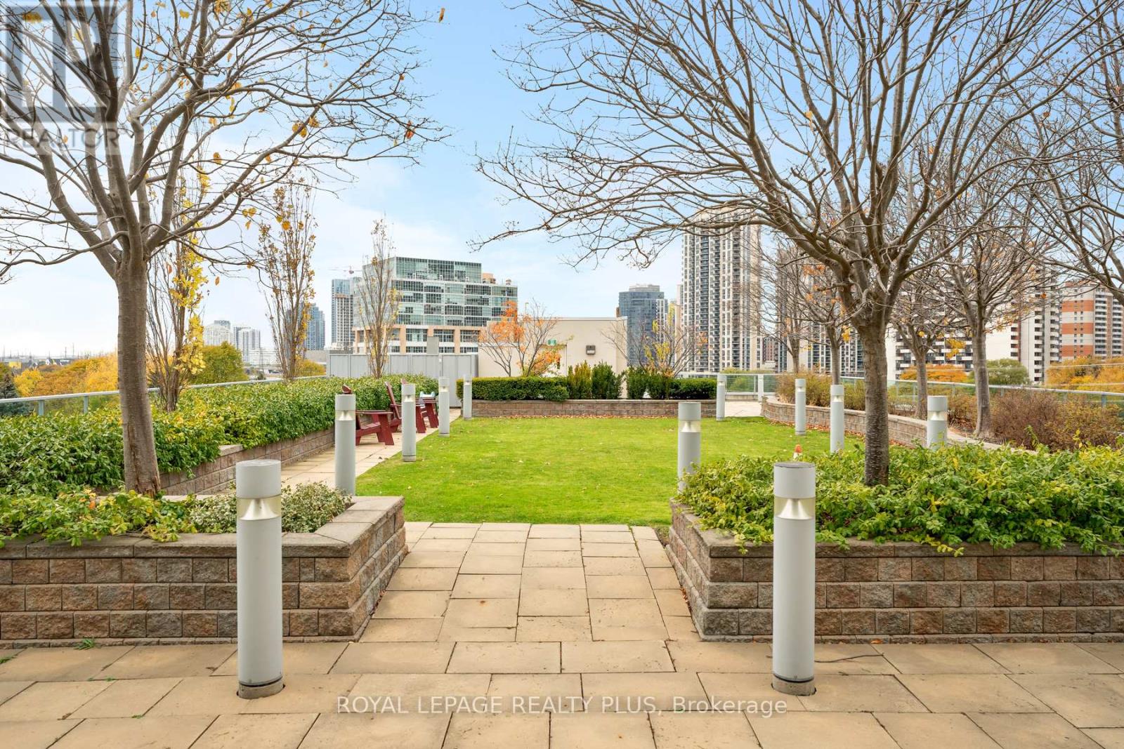 907 - 3391 Bloor Street W, Toronto, Ontario  M8X 1G3 - Photo 43 - W12527806