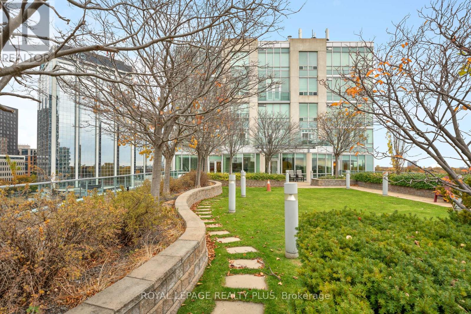 907 - 3391 Bloor Street W, Toronto, Ontario  M8X 1G3 - Photo 46 - W12527806