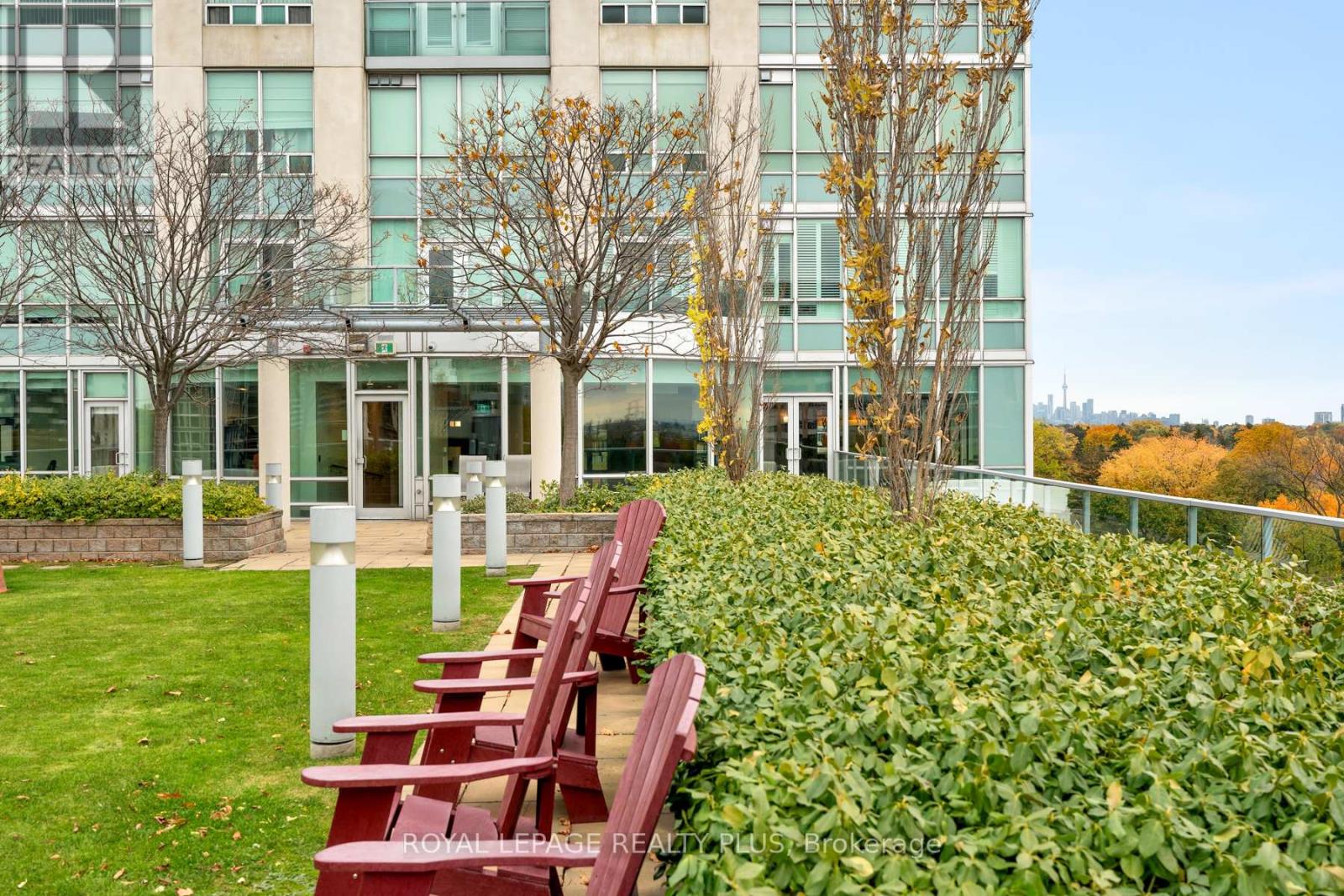 907 - 3391 Bloor Street W, Toronto, Ontario  M8X 1G3 - Photo 47 - W12527806