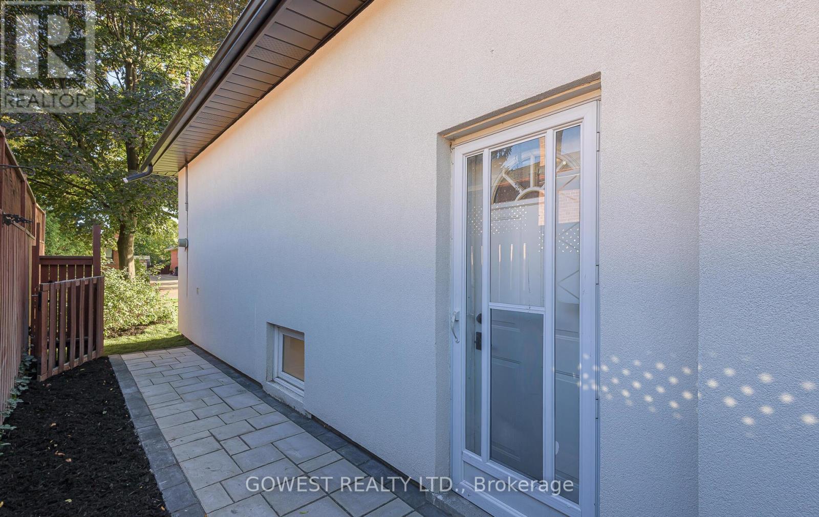 27 Hollister Road, Toronto, Ontario  M9C 4M6 - Photo 37 - W12527832