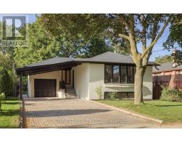 27 HOLLISTER ROAD, Toronto, Ontario