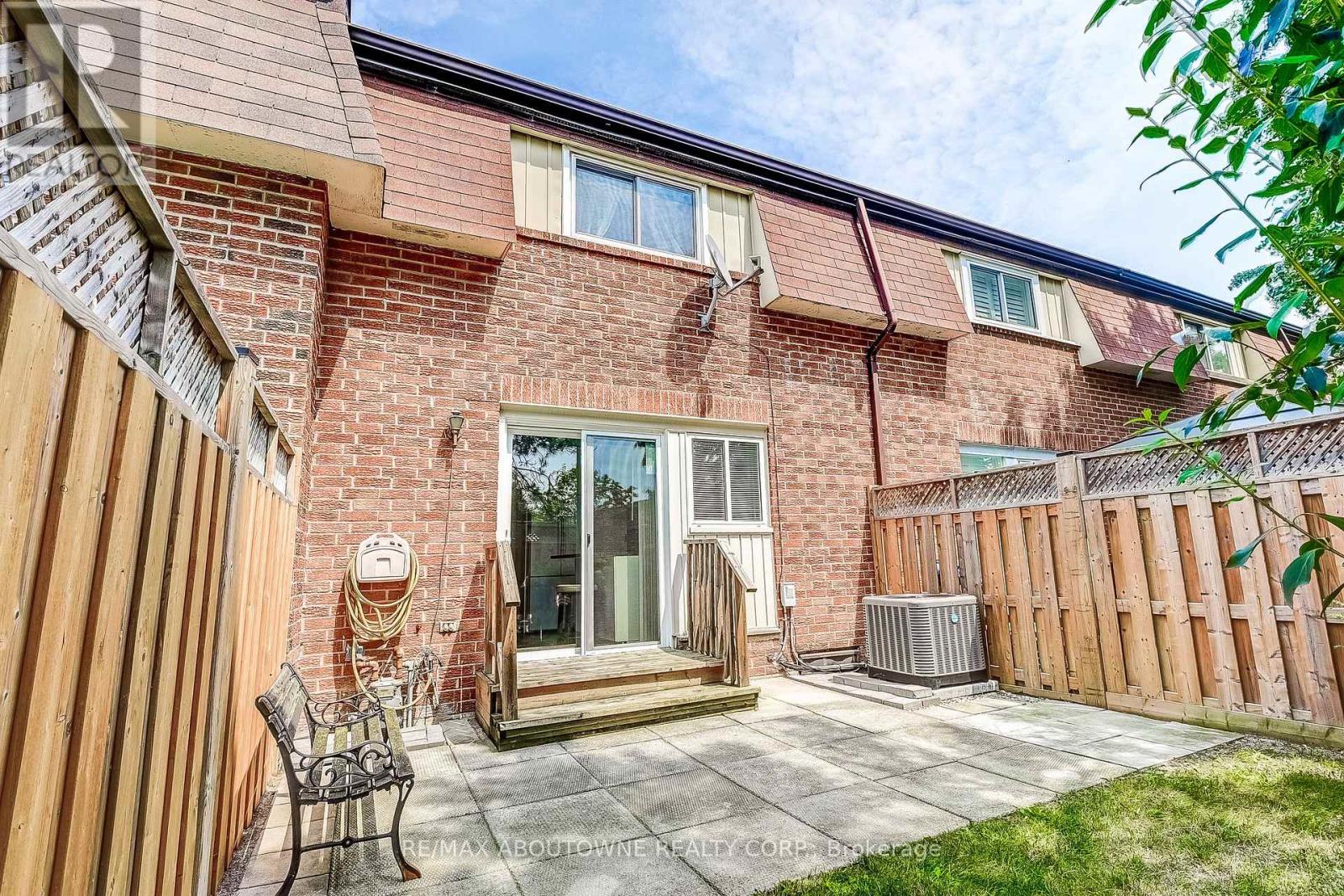 69 - 235 Bronte Street S, Milton, Ontario  L9T 3V8 - Photo 21 - W12527864