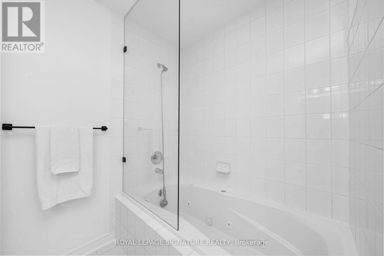 3 - 38a Mendota Road, Toronto, Ontario  M8Y 1E8 - Photo 17 - W12527872