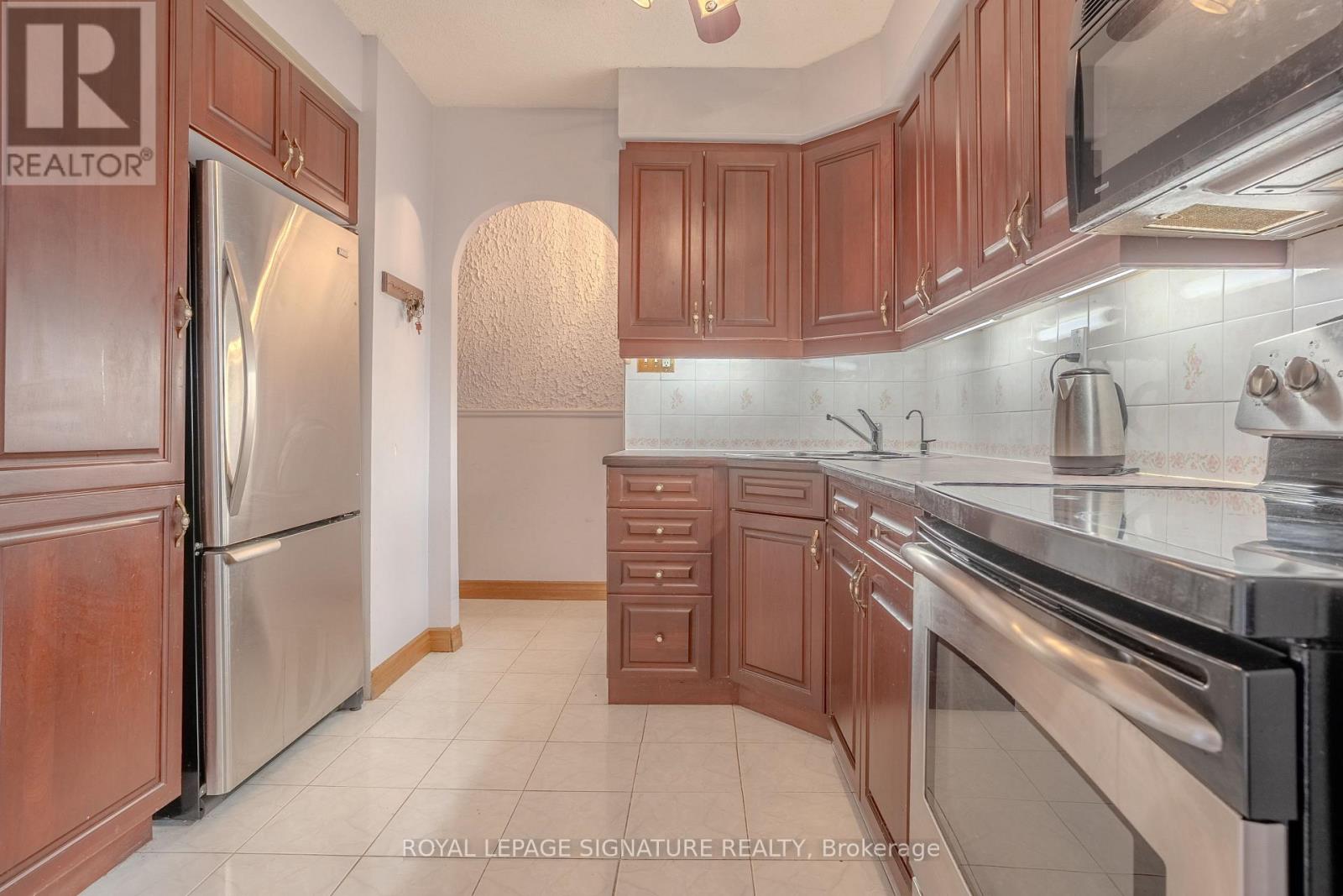 1608 - 975 Warwick Court, Burlington, Ontario  L7T 3Z7 - Photo 19 - W12527916