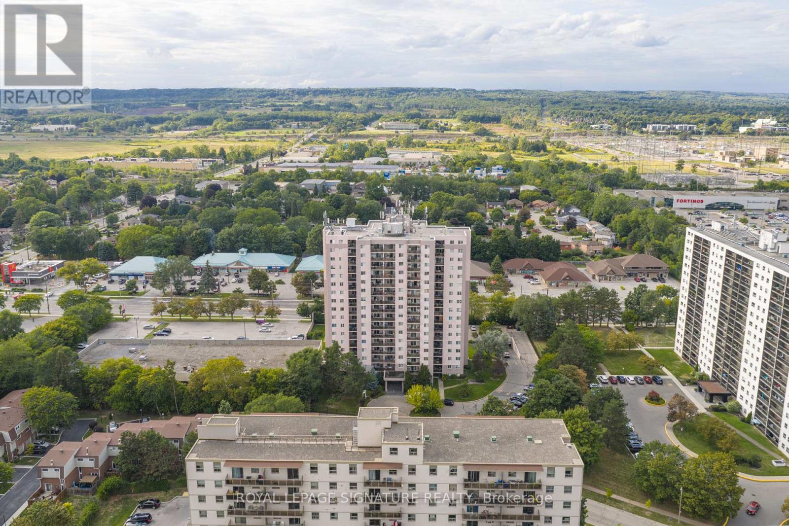 1608 - 975 Warwick Court, Burlington, Ontario  L7T 3Z7 - Photo 2 - W12527916