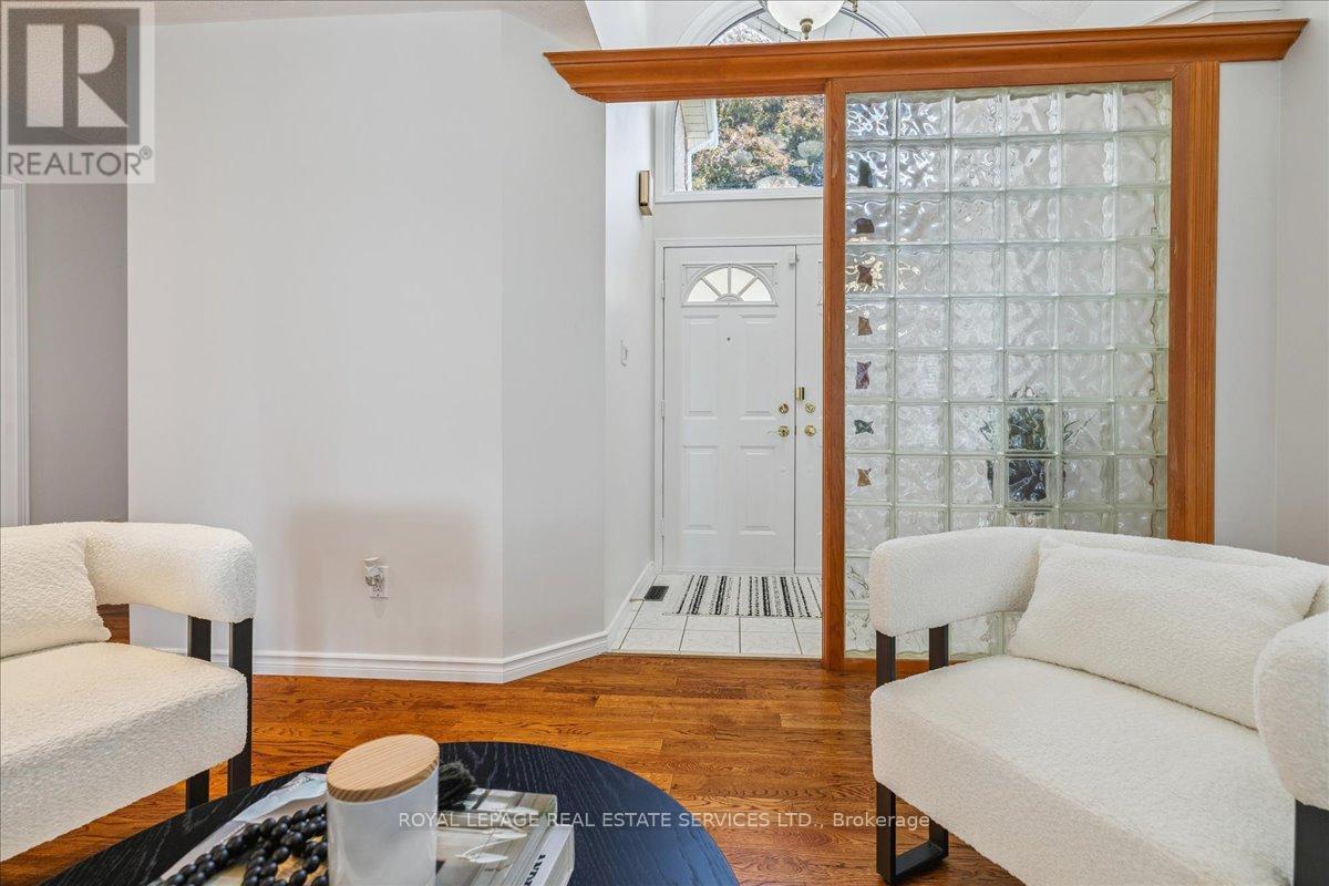 2365 Grand Ravine Drive, Oakville, Ontario  L6H 6A8 - Photo 6 - W12527934